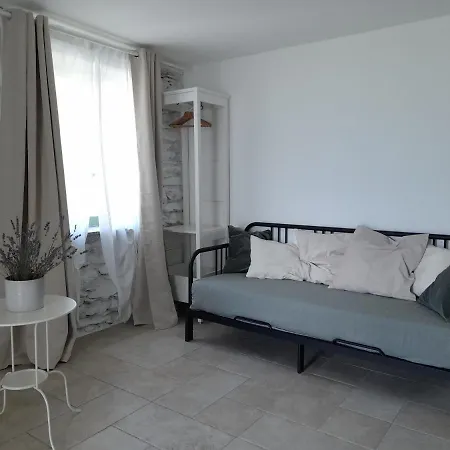 Appartamento Ape Bianca - Elicriso Colico